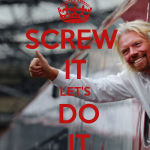 Richard Branson met de naam van zijn boek 'Screw It, Let's Do It'